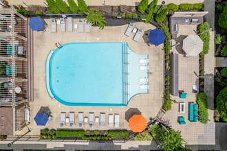 The Luxe at Indian Lake Village in Hendersonville, TN - Building Photo - Building Photo