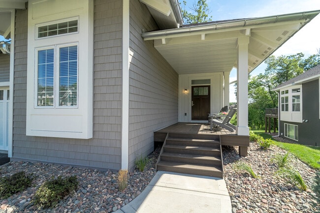 5145 Ranchview Ln N in Plymouth, MN - Building Photo - Building Photo
