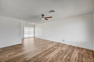 4047 Maple Hill Rd in Las Vegas, NV - Building Photo - Building Photo