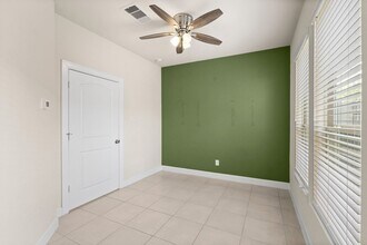 2021 Cambridge Heights Pl in Houston, TX - Foto de edificio - Building Photo