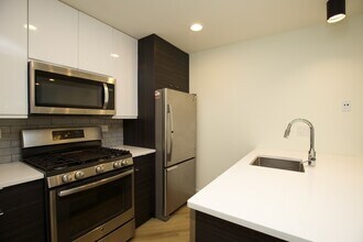 843 W Grace St, Unit 101i in Chicago, IL - Foto de edificio - Building Photo