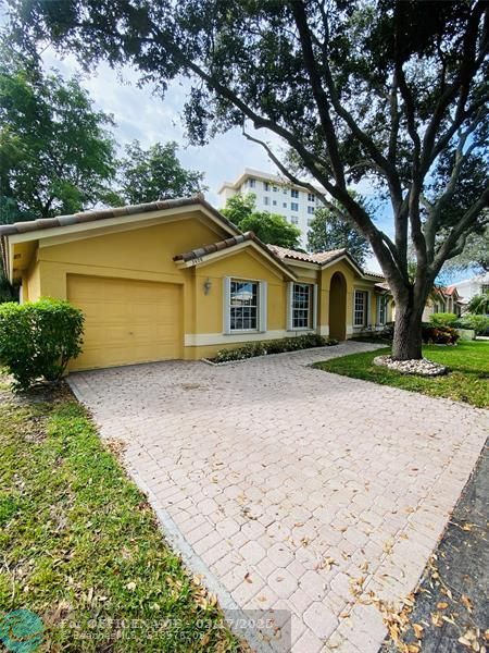 3408 Sands Harbor Trce in Pompano Beach, FL - Building Photo