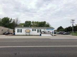 Valley Oaks in La Grange, IL - Building Photo - Other