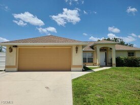 101 NW 13th St in Cape Coral, FL - Building Photo