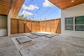 21 Kilgore Ave in McAllen, TX - Building Photo - Building Photo