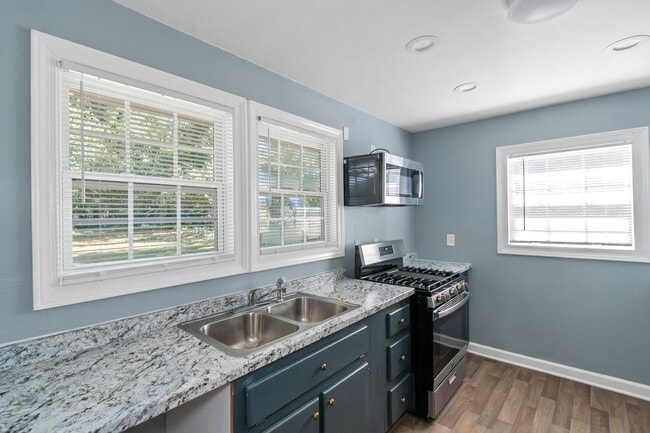 876 Laurelmont Dr SW in Atlanta, GA - Building Photo - Building Photo