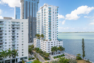 New Wave in Miami, FL - Building Photo - Building Photo