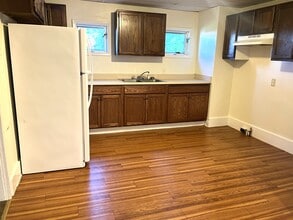 225 1/2 W 18th St in Erie, PA - Building Photo - Building Photo