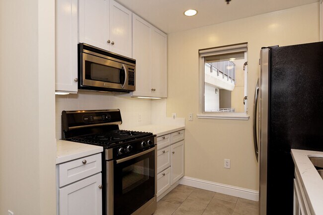 1401 Jackson St-Unit -406 in Oakland, CA - Foto de edificio - Building Photo