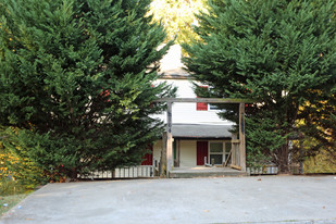 2162-2164 Wells Dr SE in Smyrna, GA - Building Photo