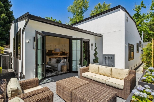 160 Tasso St in Palo Alto, CA - Building Photo - Building Photo