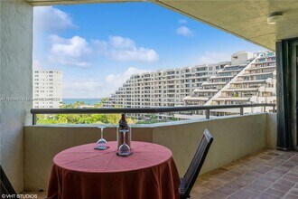 170 Ocean Ln Dr, Unit 906 in Key Biscayne, FL - Building Photo - Building Photo