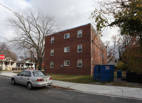 5601 Nannie Helen Burroughs Ave NE Apartamentos