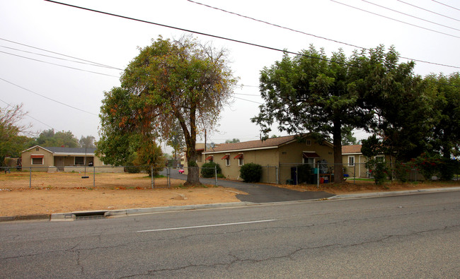 9769-9777 Mission Blvd in Jurupa Valley, CA - Building Photo - Building Photo