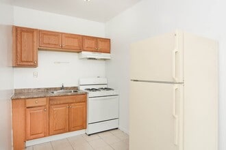 2704 N Sawyer Ave in Chicago, IL - Building Photo - Building Photo