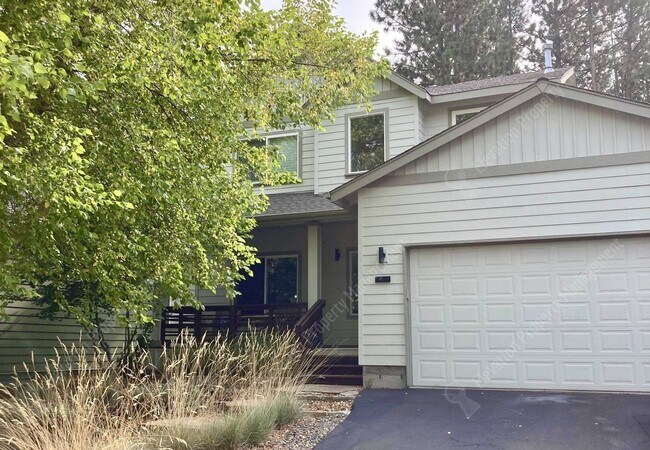 19575 Meadowbrook Dr in Bend, OR - Building Photo - Building Photo