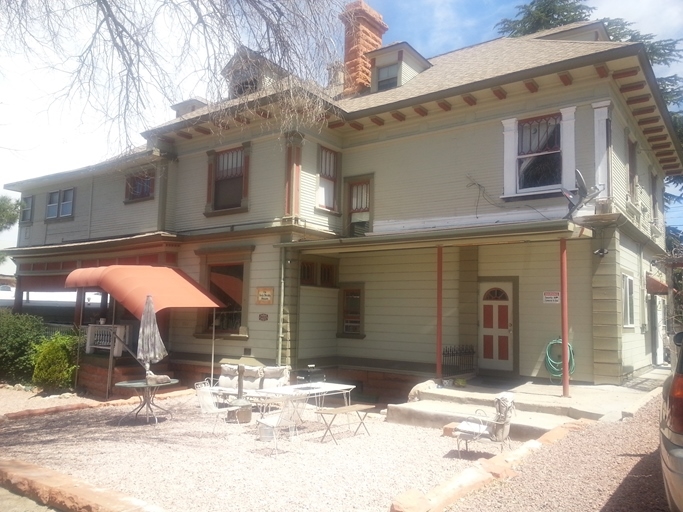 Mansion by the Square in Prescott, AZ - Foto de edificio