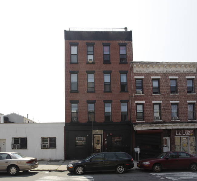 177 Richards St in Brooklyn, NY - Building Photo - Building Photo