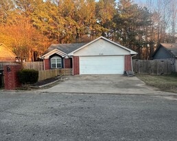 1102 Dierks St in Broken Bow, OK - Building Photo