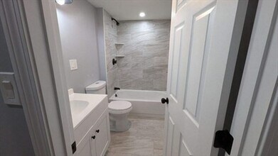 60 Dunham St in Attleboro, MA - Building Photo - Building Photo