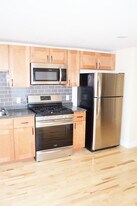 214 North Ave in Burlington, VT - Building Photo