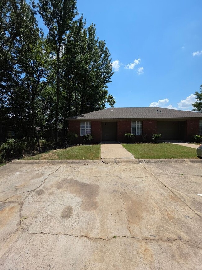 property at 1510 E 13th St
