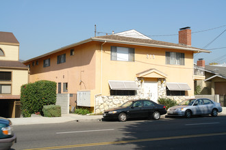 313 E Glenoaks Blvd in Glendale, CA - Building Photo - Building Photo