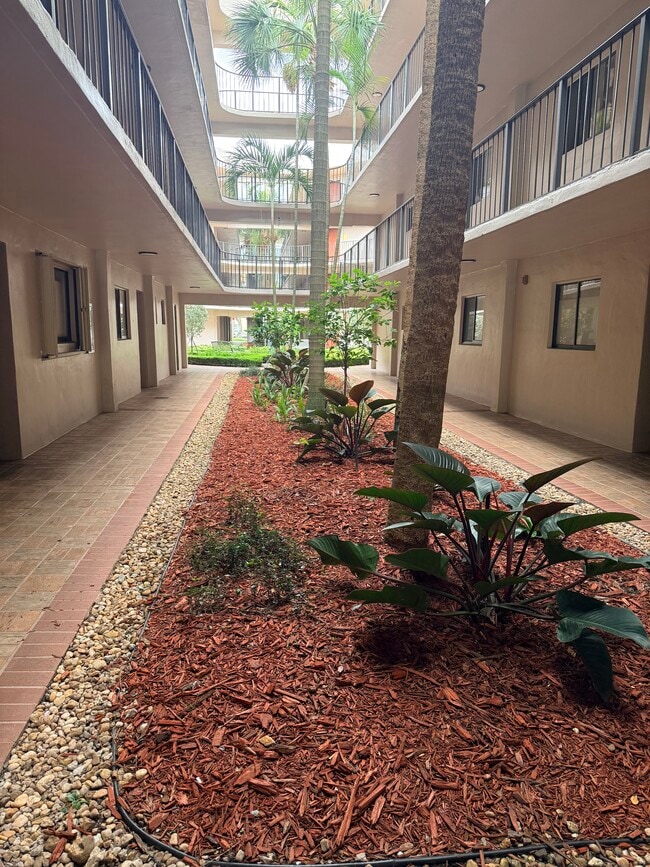 8520 SW 133rd Avenue Rd, Unit 407 in Miami, FL - Building Photo - Building Photo