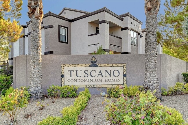 7255 W Sunset Rd in Las Vegas, NV - Building Photo - Building Photo