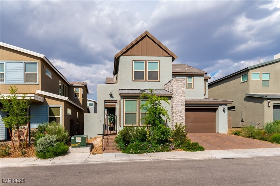 2526 Verdello St in Henderson, NV - Building Photo