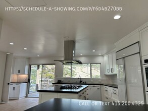 1070 Madison Pl in Laguna Beach, CA - Building Photo - Building Photo