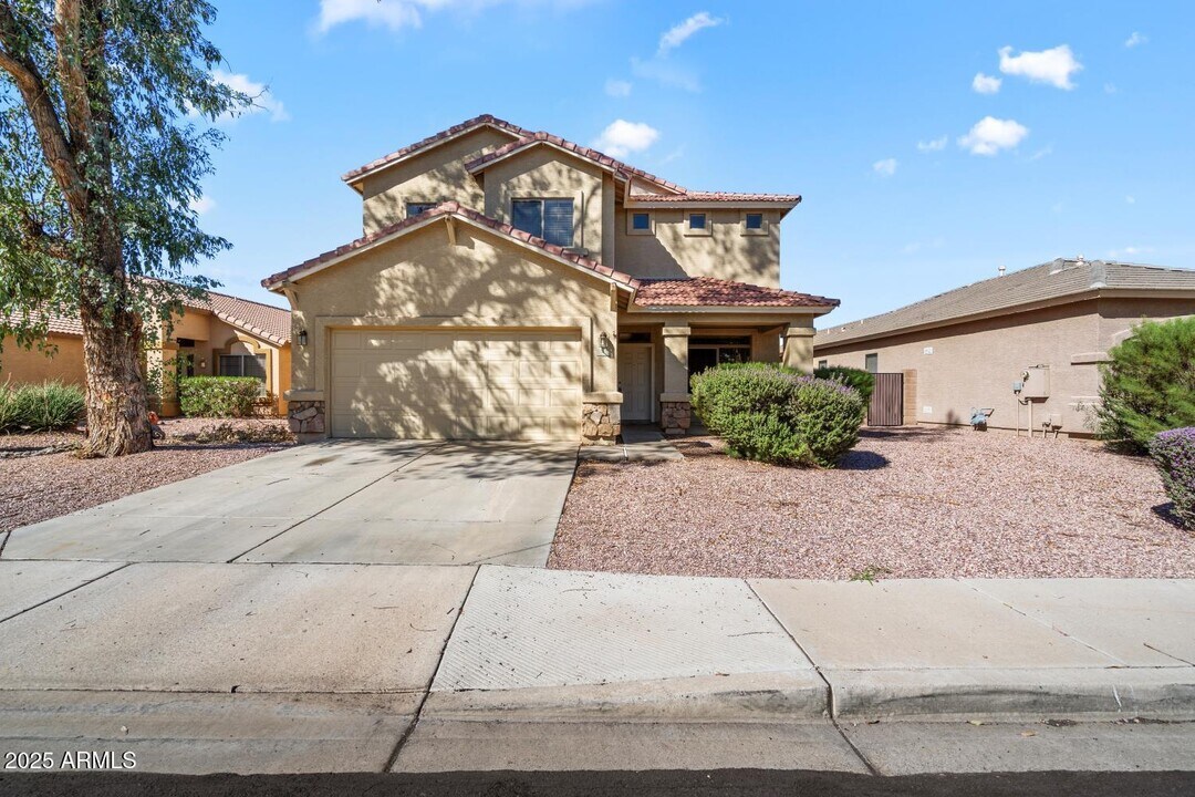 13130 W Gelding Cir in Surprise, AZ - Building Photo