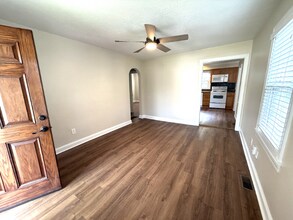 11702 Kings Ln in Louisville, KY - Building Photo - Building Photo