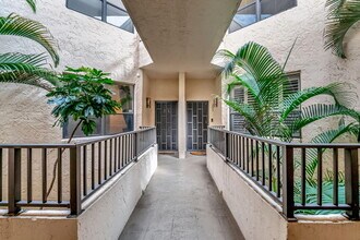 7460 La Paz Blvd in Boca Raton, FL - Building Photo - Building Photo