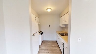 138-154 Woodhill Dr in Rochester, NY - Building Photo - Interior Photo