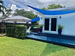 6450 SW 19th St in Miami, FL - Foto de edificio - Building Photo