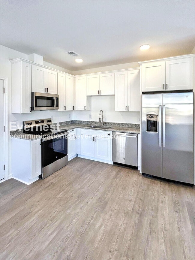 1372 Robins Nest Drive in Asheboro, NC - Building Photo - Building Photo