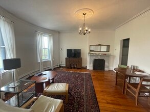 811 E Broadway in Boston, MA - Building Photo - Building Photo