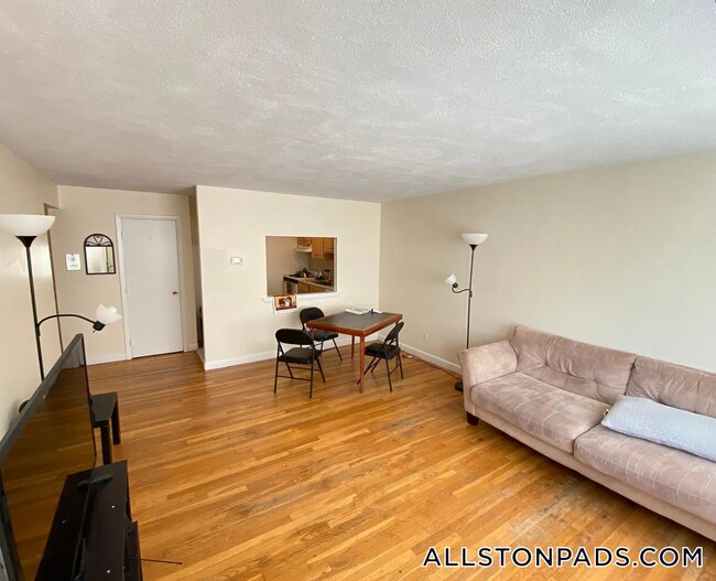 75 Gardner St, Unit 10 in Boston, MA - Building Photo - Building Photo