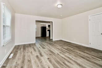 5401 Johnsontown Rd in Louisville, KY - Building Photo - Building Photo