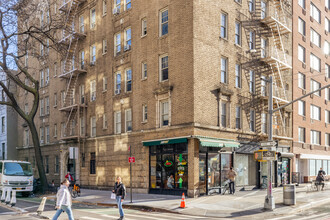 35-37 7th Ave in New York, NY - Building Photo - Building Photo