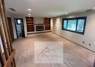 410 Silver Spring Cir in Colorado Springs, CO - Building Photo - Building Photo