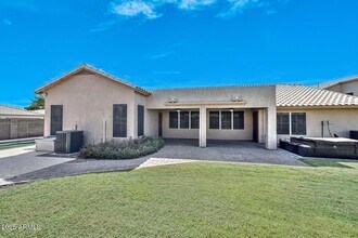 7869 W Kristal Way in Glendale, AZ - Building Photo - Building Photo