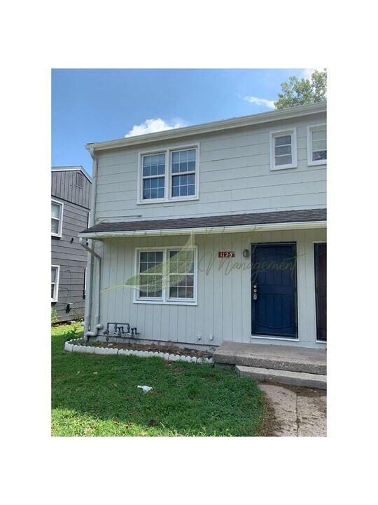 1123 N Cottage Ave in Independence, MO - Building Photo