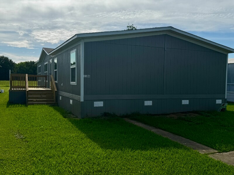 1106 Mesquite St in Alvin, TX - Building Photo