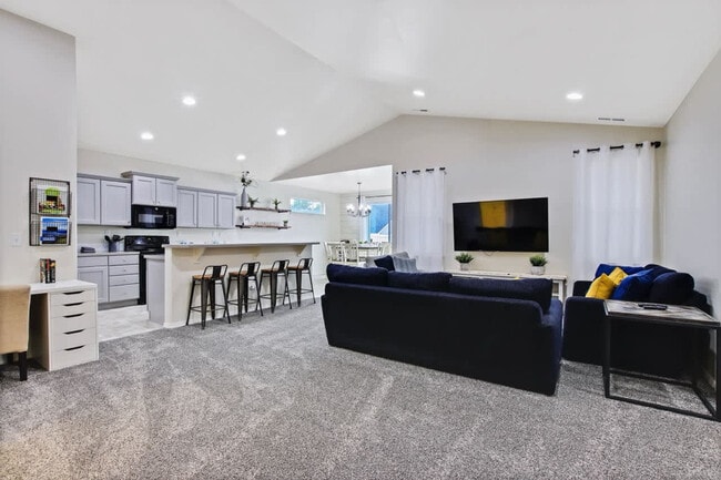 2213 E Elm Grove Dr in Nampa, ID - Building Photo - Building Photo