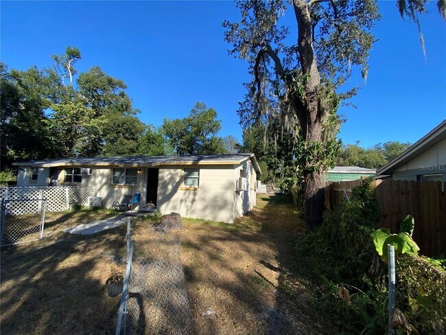 10109 N 11th St in Tampa, FL - Building Photo - Building Photo