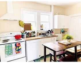 77 Hartford St-Unit -2 in Newton, MA - Building Photo - Building Photo