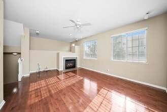 1848 Fredericksburg Ln in Aurora, IL - Building Photo - Building Photo
