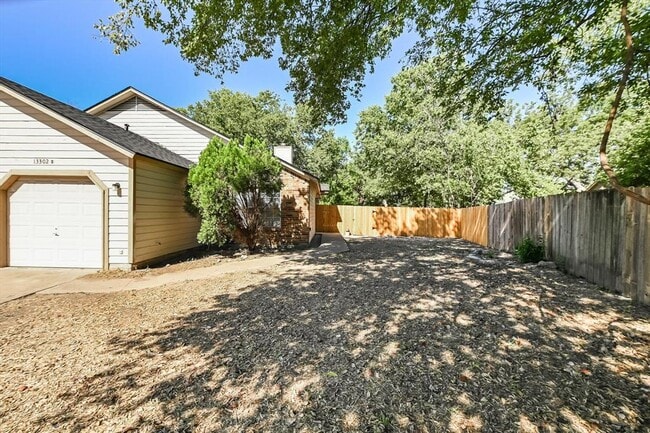 13302 Lyndhurst St in Austin, TX - Building Photo - Building Photo